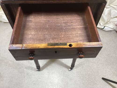 SMALL REGENCY ROSEWOOD PEMBROKE TABLE