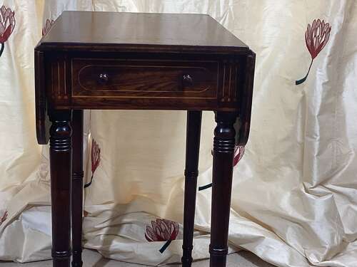 SMALL REGENCY ROSEWOOD PEMBROKE TABLE