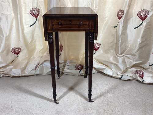 SMALL REGENCY ROSEWOOD PEMBROKE TABLE