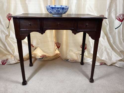 RARE MID 16TH CENTURY OAK SIDE TABLE