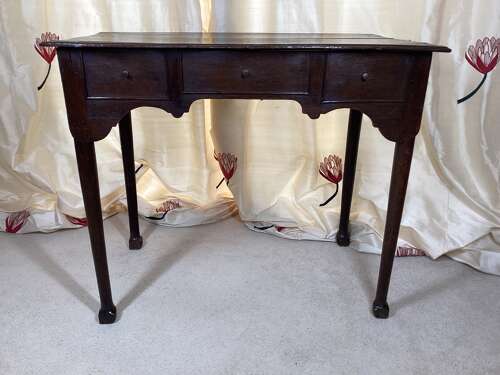 RARE MID 16TH CENTURY OAK SIDE TABLE