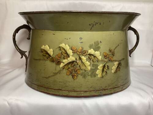 A LARGE TOLEWARE JARDINIERE/ CACHE POT