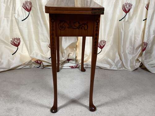 18th CENTURY SATINWOOD DUTCH GAMES TABLE