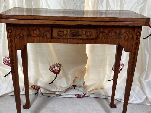 18th CENTURY SATINWOOD DUTCH GAMES TABLE