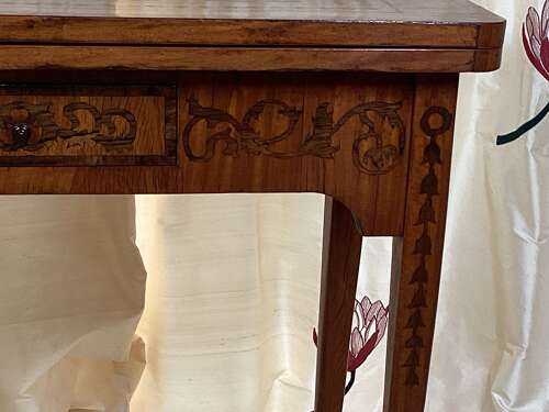 18th CENTURY SATINWOOD DUTCH GAMES TABLE