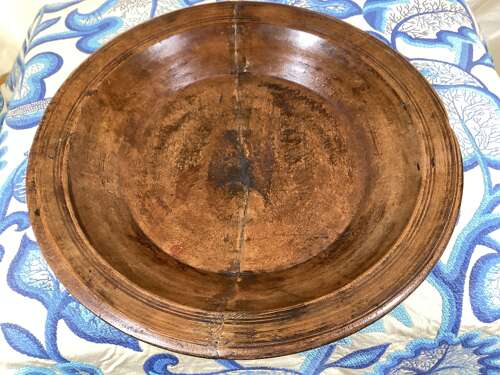 EARLY 19TH CENTURY LARGE DAIRY BOWL