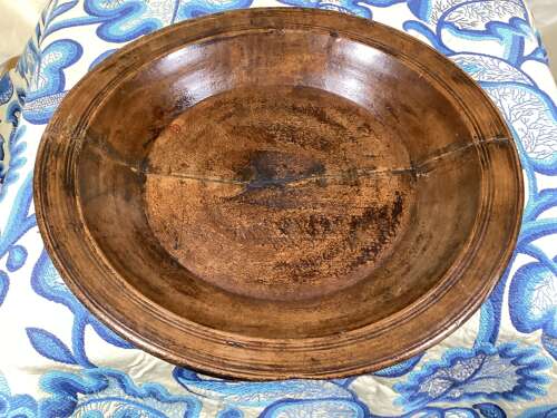 EARLY 19TH CENTURY LARGE DAIRY BOWL