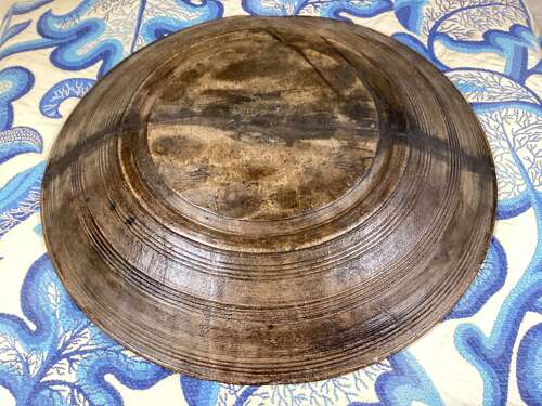 EARLY 19TH CENTURY LARGE DAIRY BOWL