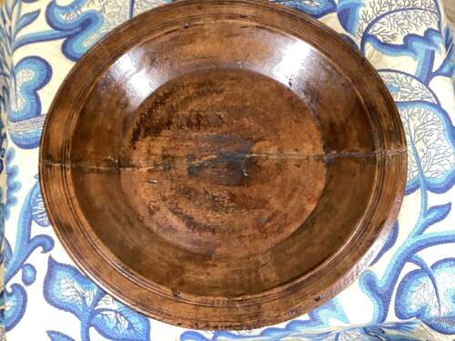 EARLY 19TH CENTURY LARGE DAIRY BOWL