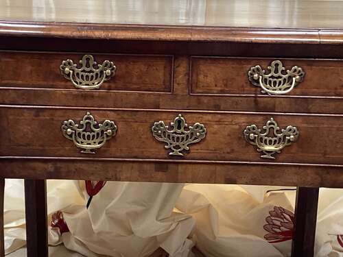GEORGIAN WALNUT LOWBOY/SIDE TABLE