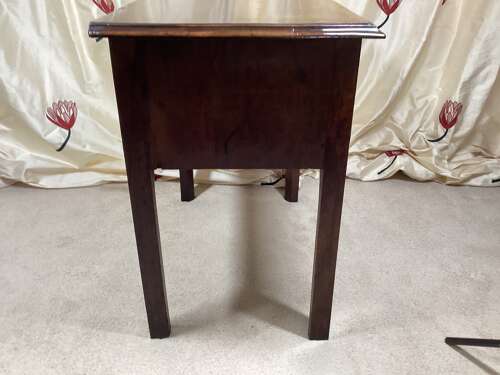 GEORGIAN WALNUT LOWBOY/SIDE TABLE